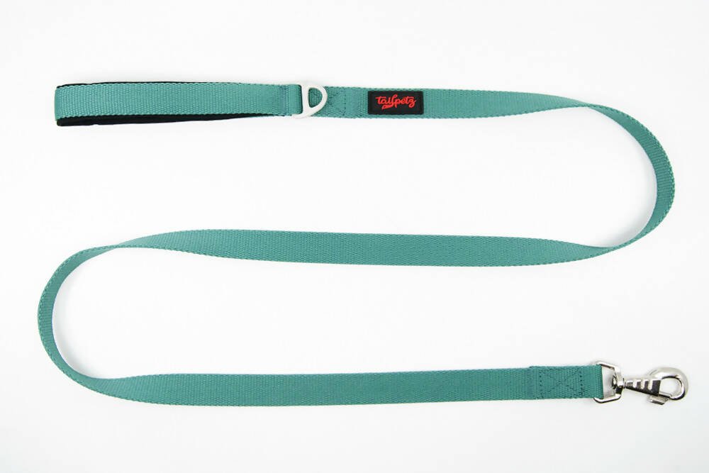 Dog leashes dog leads for Labradors Durable, for English Bulldogs, Cocker Spaniels, for active Border Collies,Terrier dog harness ensuring perfect control and fit, Colorful dog leads dog leashes for Jack Russell Terrier, French Bulldogs, for German Shepherds. Easy to use, for Boxer dogs. Premium dog leads dog leashes designed for the comfort of Golden Retrievers