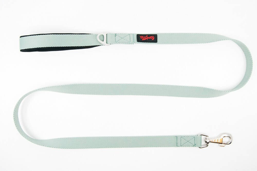 Dog leashes dog leads for Labradors Durable, for English Bulldogs, Cocker Spaniels, for active Border Collies,Terrier dog harness ensuring perfect control and fit, Colorful dog leads dog leashes for Jack Russell Terrier, French Bulldogs, for German Shepherds. Easy to use, for Boxer dogs. Premium dog leads dog leashes designed for the comfort of Golden Retrievers